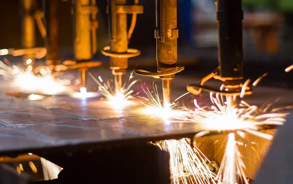 Targeted Campaigns for Manufacturing Companies: Maximizing ROI